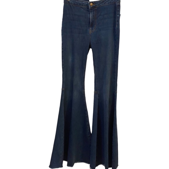 Free People Float on flare denim jeans Sz 26 R dark wash Retro 70s frayed hem - Picture 3 of 16
